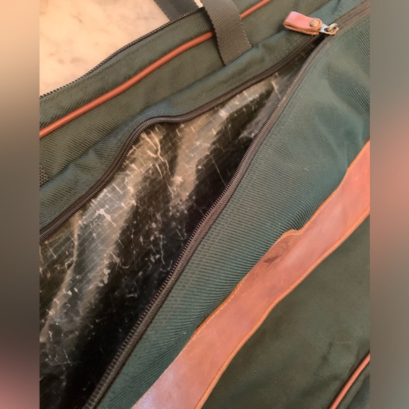 Vintage Eddie Bauer soft suitcase in classic forest green with tan leather trim - Picture 7 of 15
